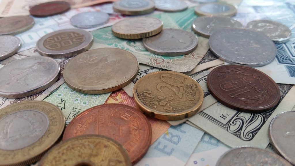 Money saving travel tips