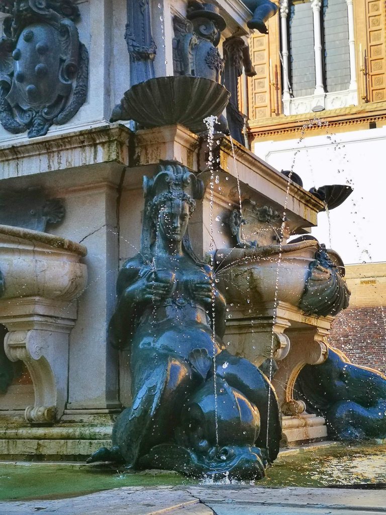 A Mermaid on Neptune's Fountain - Bologna in One Day