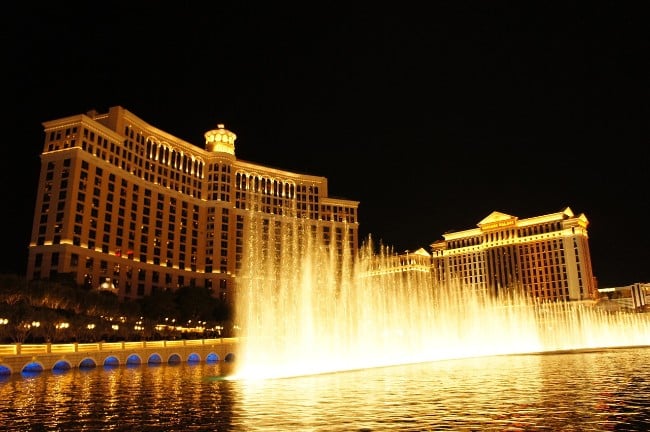 The Bellagio Fountains - Free Things to do in Las Vegas