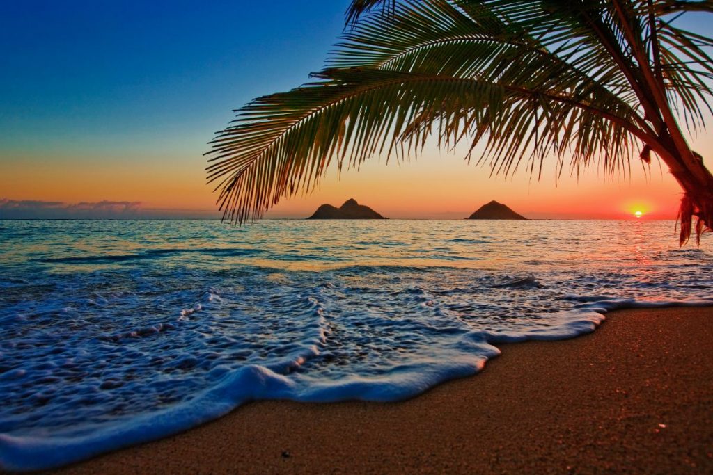 Sunrise on Oahu Island - The Best Free Things to do in Oahu Hawaii