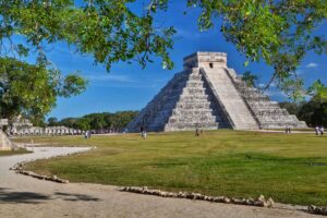 Chichen Itza Mayan Pyramid - How to Get to Chichen Itza from Tulum